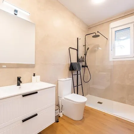 Apartamento Spacious Deluxe Basement Ideal For 8 Guests