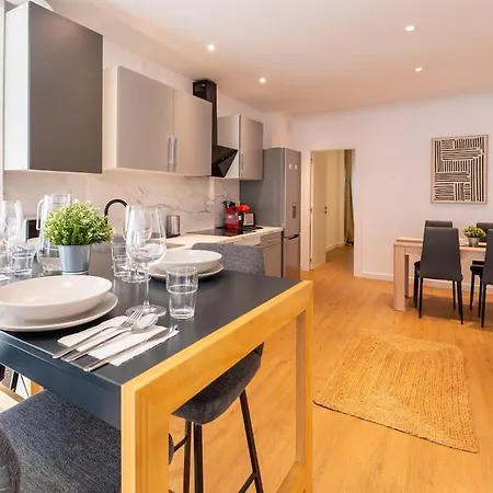 Apartamento Spacious Deluxe Basement Ideal For 8 Guests Santander