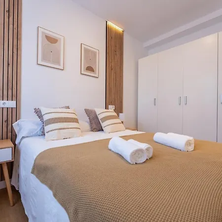 Spacious Deluxe Basement Ideal For 8 Guests