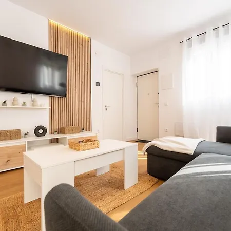 Apartamento Spacious Deluxe Basement Ideal For 8 Guests Santander